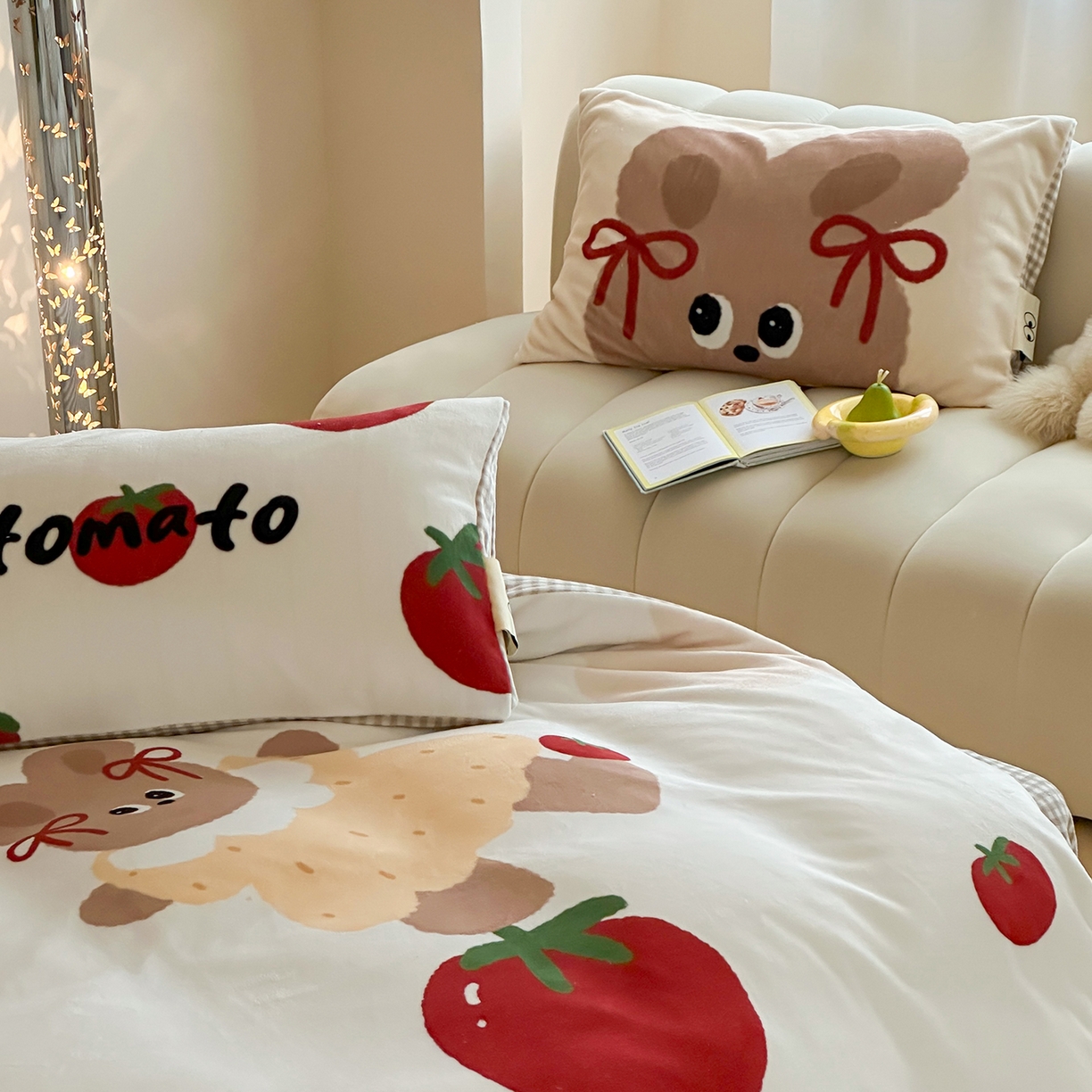 91家纺网 家纺一手货源 找家纺 桃子家居 2025新品A类ins博主大版卡通数码印花加厚牛奶绒系列四件套 绒大版-奶油番茄兔