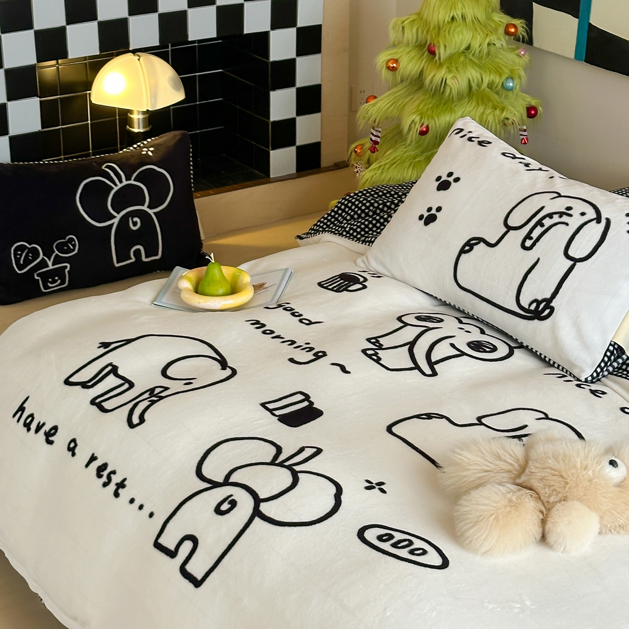 91家纺网 家纺一手货源 找家纺 桃子家居 2025新品A类ins博主大版卡通数码印花加厚牛奶绒系列四件套 绒大版-涂鸦象