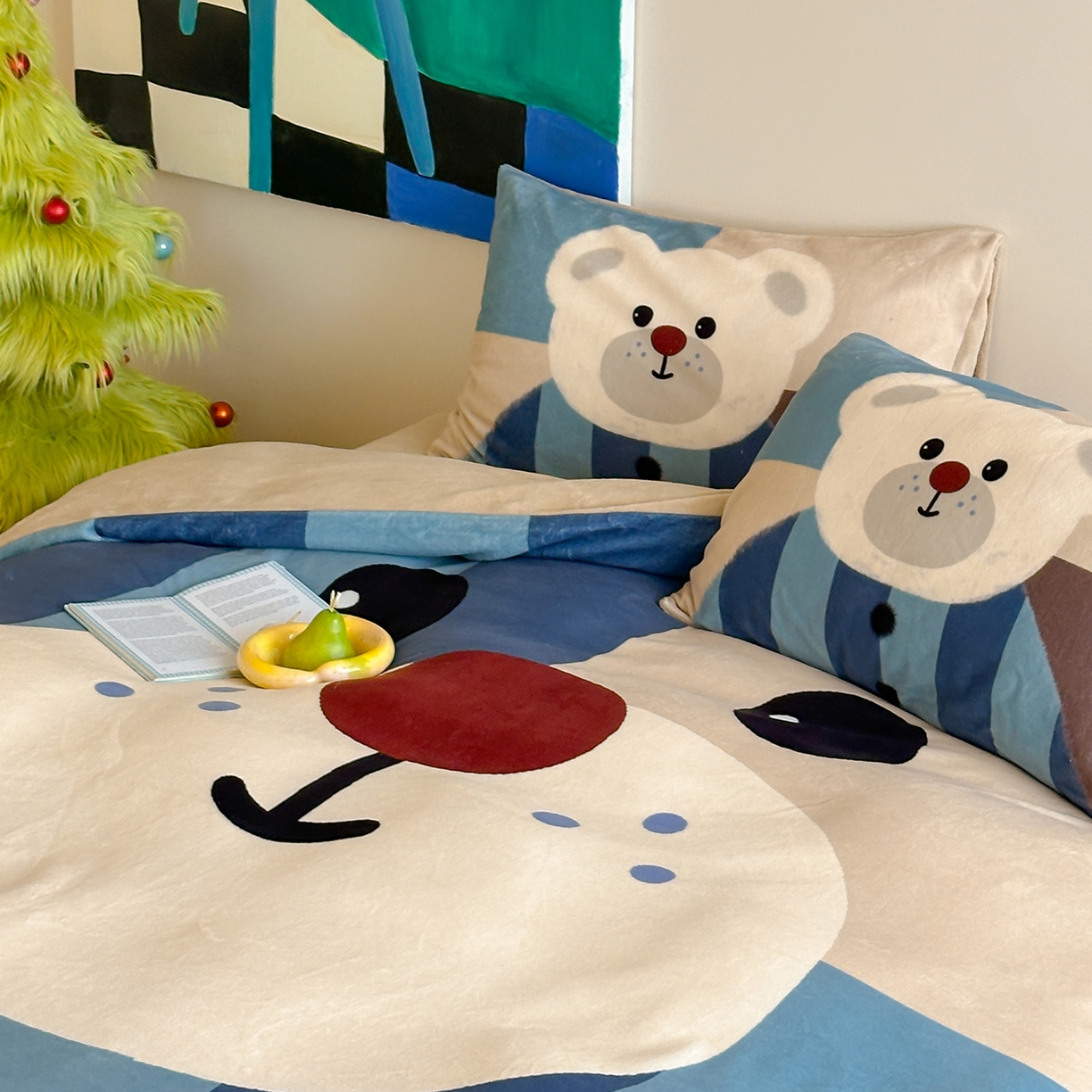 91家纺网 家纺一手货源 找家纺 桃子家居 2025新品A类ins博主大版卡通数码印花加厚牛奶绒系列四件套 绒大版-格格熊