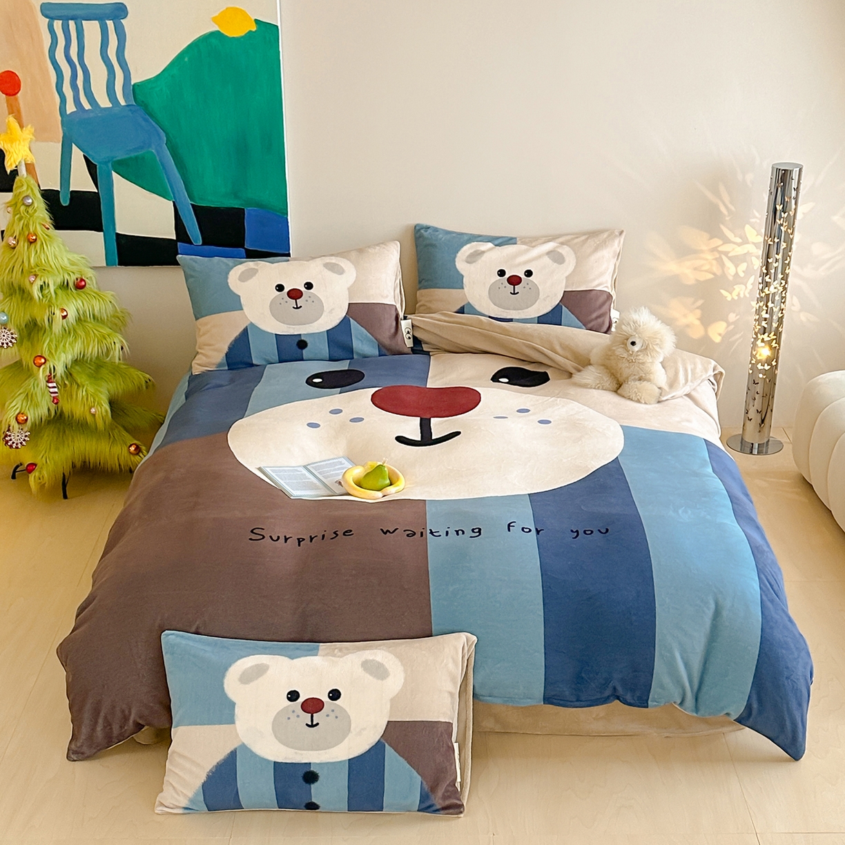 91家纺网 家纺一手货源 找家纺 桃子家居 2025新品A类ins博主大版卡通数码印花加厚牛奶绒系列四件套 绒大版-格格熊