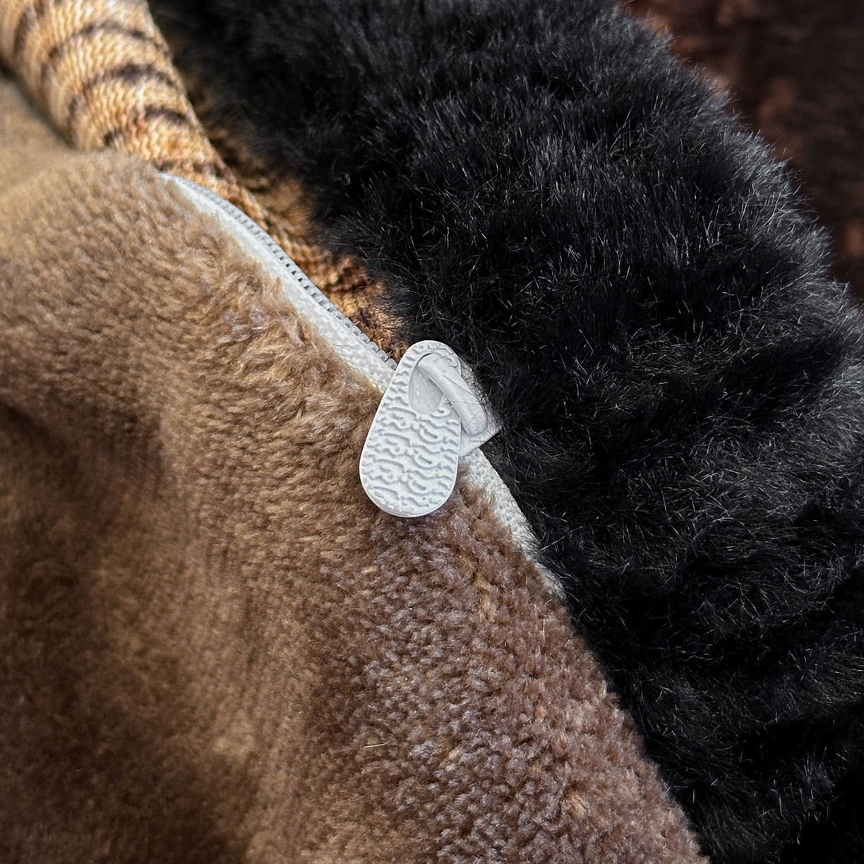 91家纺网 家纺一手货源 找家纺 民新家纺 2025新款兔毛绒包边款四件套 千鸟格