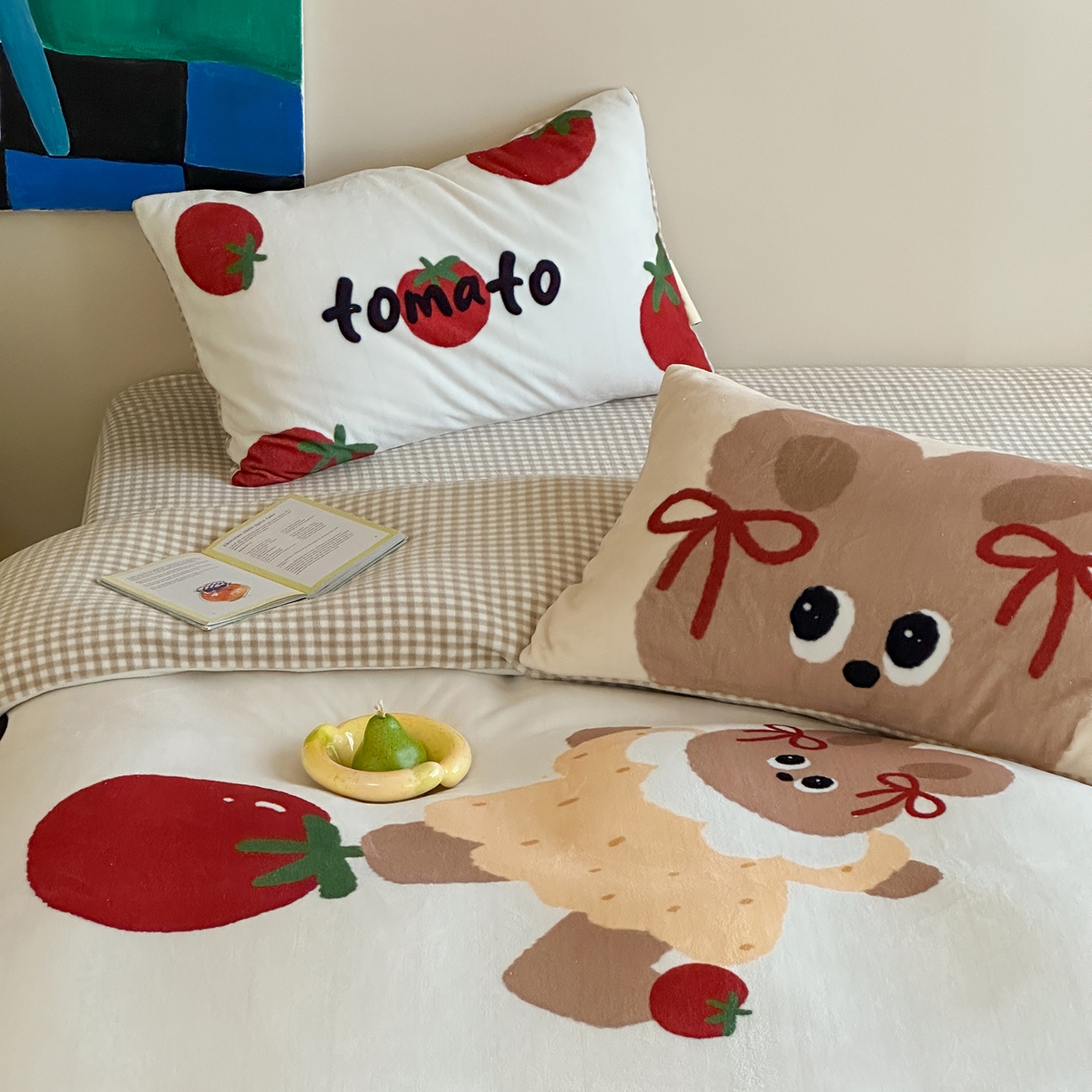 91家纺网 家纺一手货源 找家纺 桃子家居 2025新品A类ins博主大版卡通数码印花加厚牛奶绒系列四件套 绒大版-奶油番茄兔