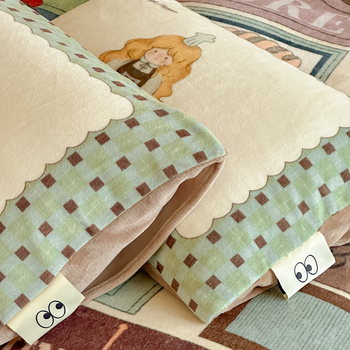 91家纺网 家纺一手货源 找家纺 桃子家居 2025新品A类ins博主大版卡通数码印花加厚牛奶绒系列四件套 绒大版-辛德女孩