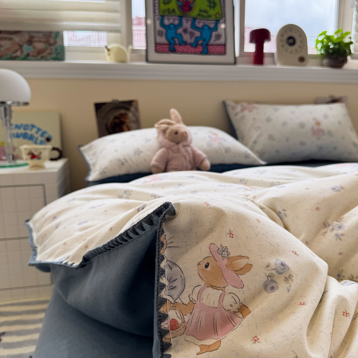 91家纺网 家纺一手货源 找家纺 慕尚家纺 2025新款磨毛三角针套件四件套 磨毛三角针-兔妈与兔宝