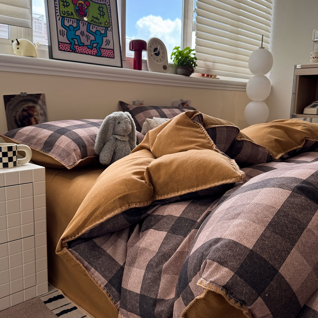 91家纺网 家纺一手货源 找家纺 慕尚家纺 2025新款磨毛三角针套件四件套 磨毛三角针-英式咖黄格