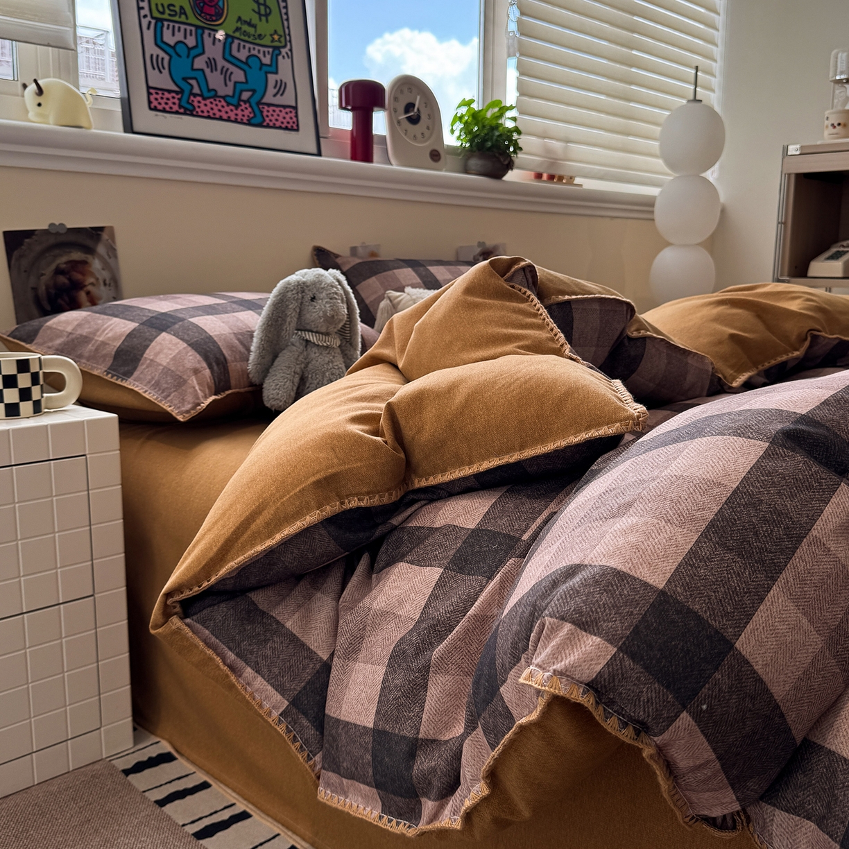 91家纺网 家纺一手货源 找家纺 慕尚家纺 2025新款磨毛三角针套件四件套 磨毛三角针-英式咖黄格