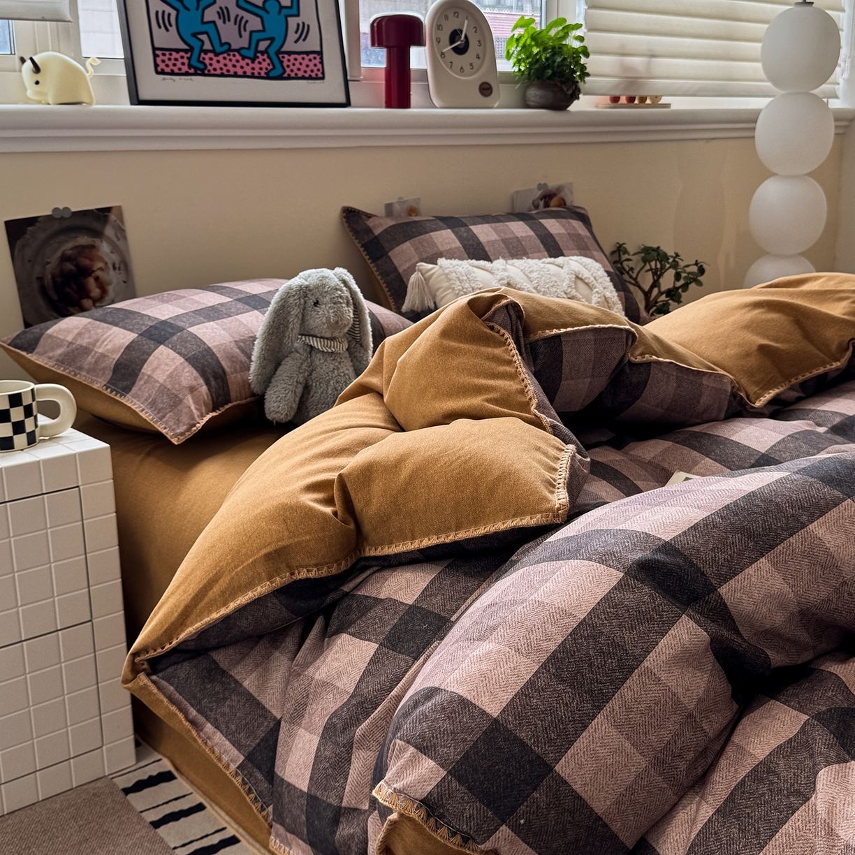 91家纺网 家纺一手货源 找家纺 慕尚家纺 2025新款磨毛三角针套件四件套 磨毛三角针-英式咖黄格