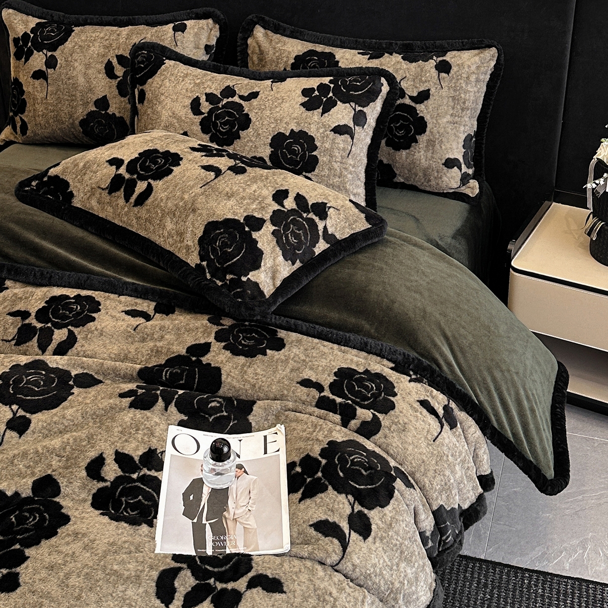 91家纺网 家纺一手货源 找家纺 民新家纺 2025新款兔毛绒包边款四件套 月影-灰