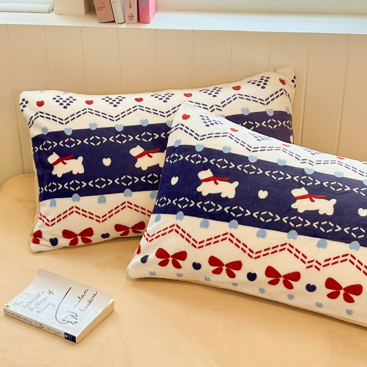 91家纺网 家纺一手货源 找家纺 佳汐蓝家纺 2025新款190克高克重牛奶绒印花四件套 爱心酱-蓝+香槟