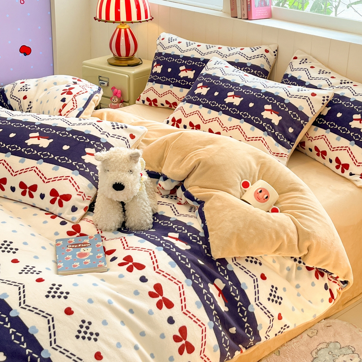 91家纺网 家纺一手货源 找家纺 佳汐蓝家纺 2025新款190克高克重牛奶绒印花四件套 爱心酱-蓝+香槟