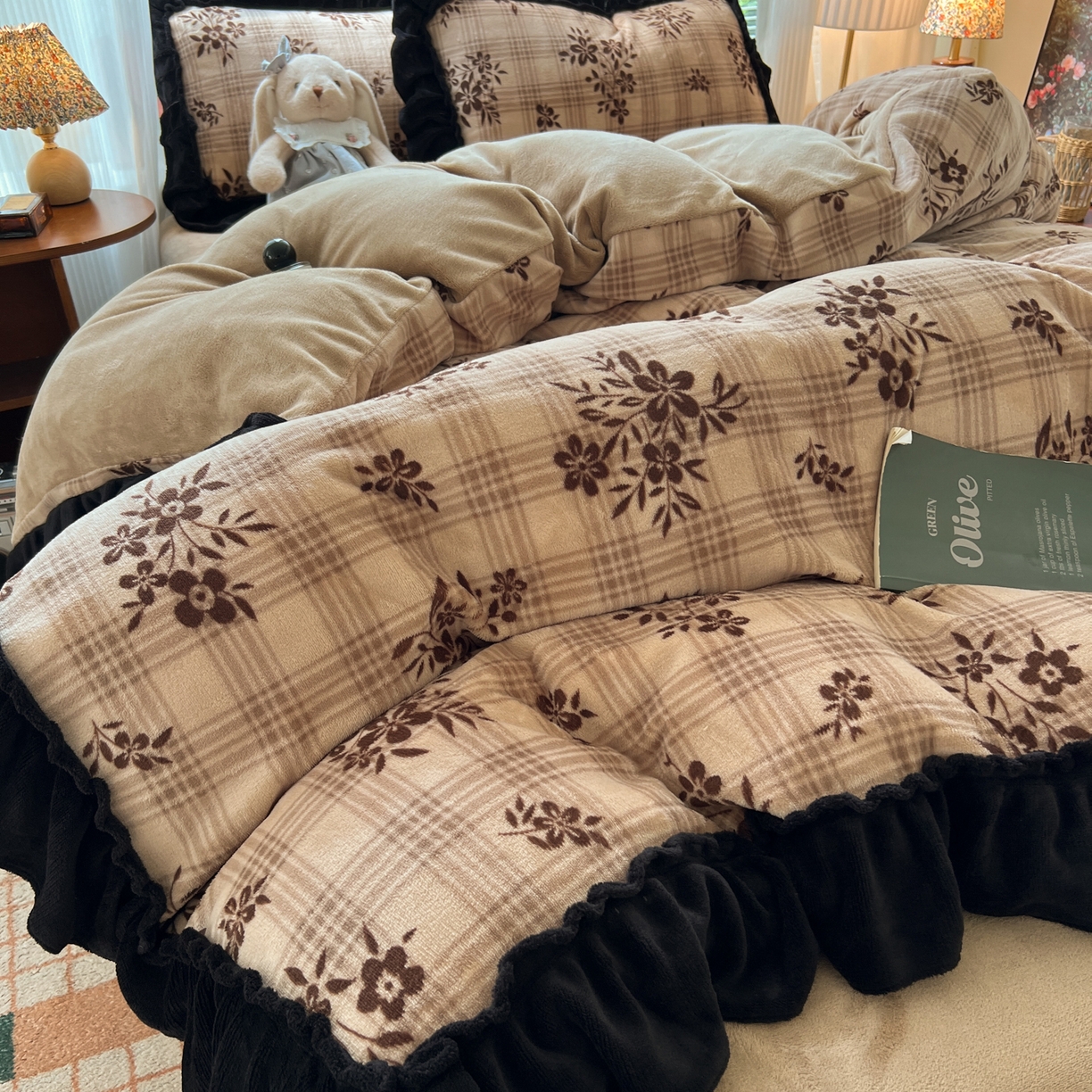 91家纺网 家纺一手货源 找家纺 （总）韩都家居 2025新款法式花边印花牛奶绒四件套