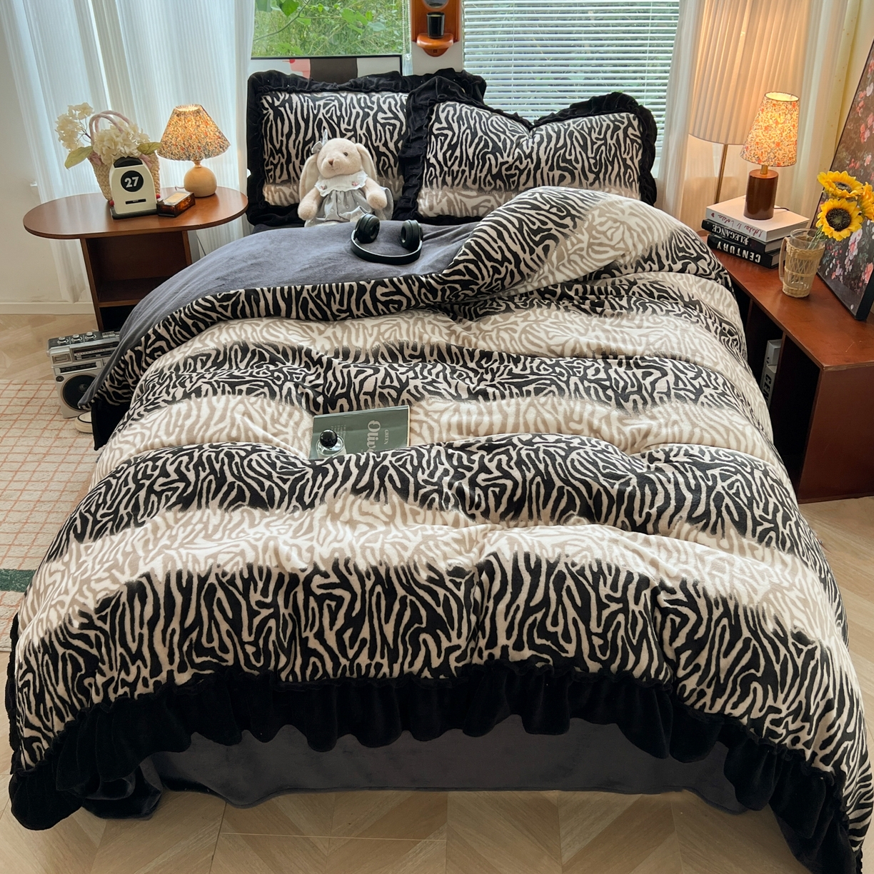 91家纺网 家纺一手货源 找家纺 （总）韩都家居 2025新款法式花边印花牛奶绒四件套