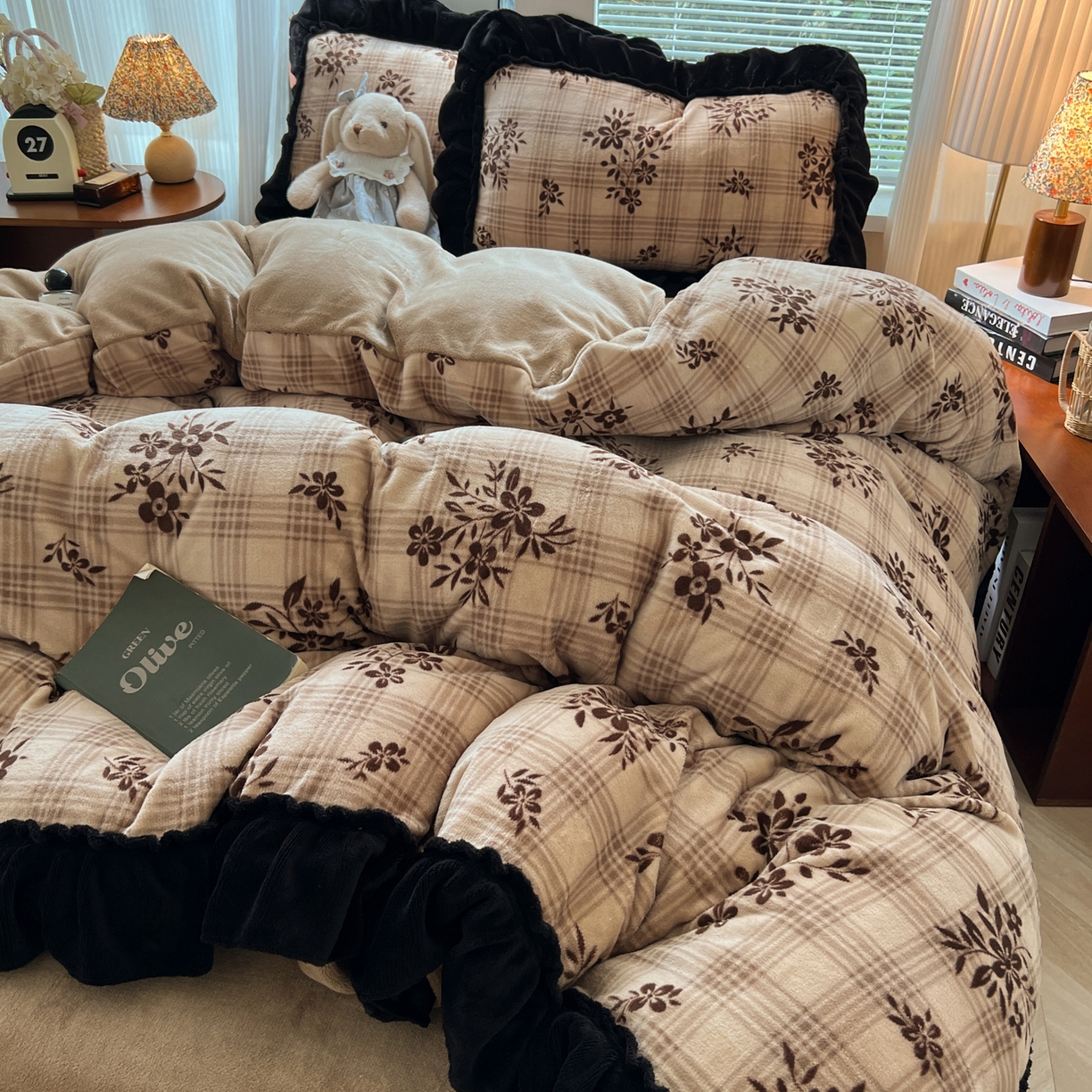 91家纺网 家纺一手货源 找家纺 （总）韩都家居 2025新款法式花边印花牛奶绒四件套