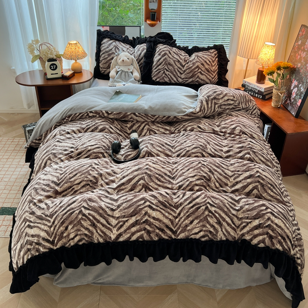 91家纺网 家纺一手货源 找家纺 （总）韩都家居 2025新款法式花边印花牛奶绒四件套