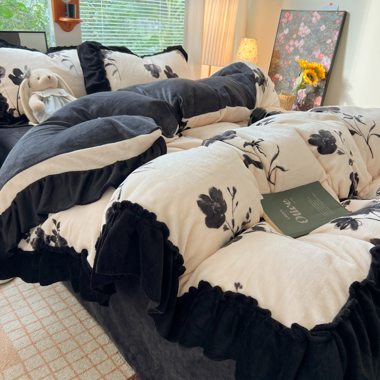 91家纺网 家纺一手货源 找家纺 韩都家居 2025新款法式花边印花牛奶绒四件套 加州风情