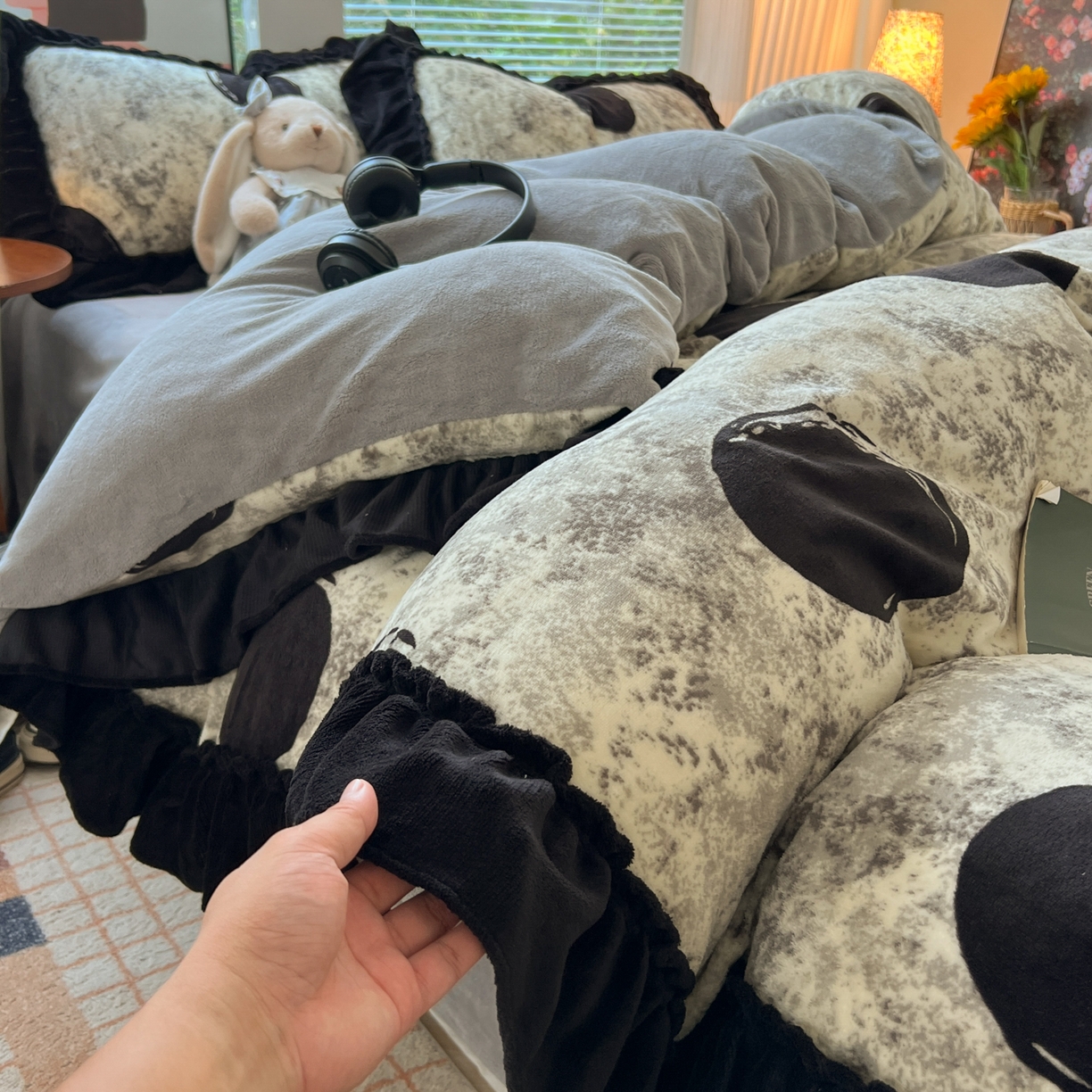 91家纺网 家纺一手货源 找家纺 韩都家居 2025新款法式花边印花牛奶绒四件套 艺境