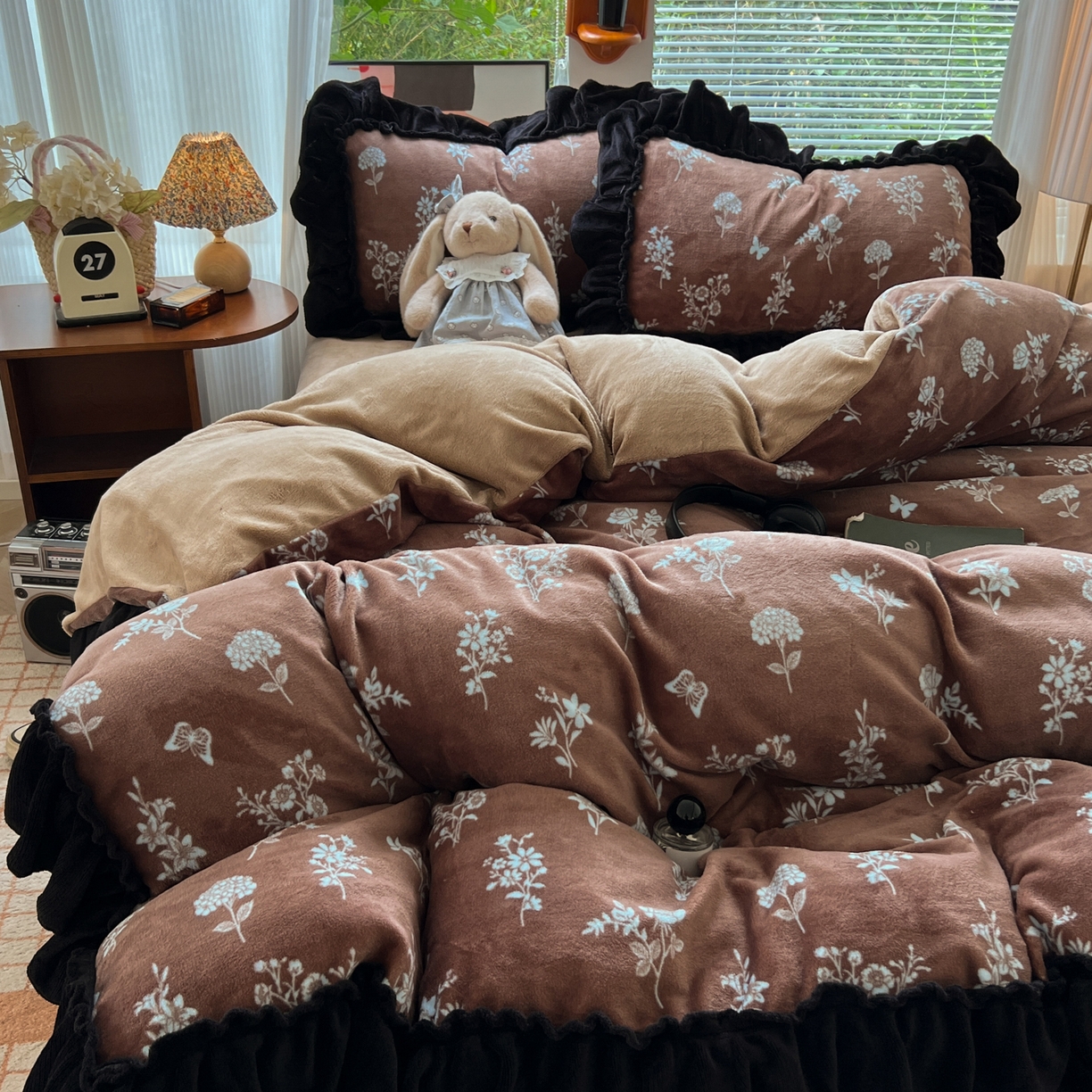 91家纺网 家纺一手货源 找家纺 韩都家居 2025新款法式花边印花牛奶绒四件套 洛莉