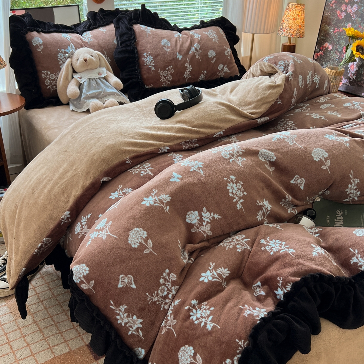 91家纺网 家纺一手货源 找家纺 韩都家居 2025新款法式花边印花牛奶绒四件套 洛莉