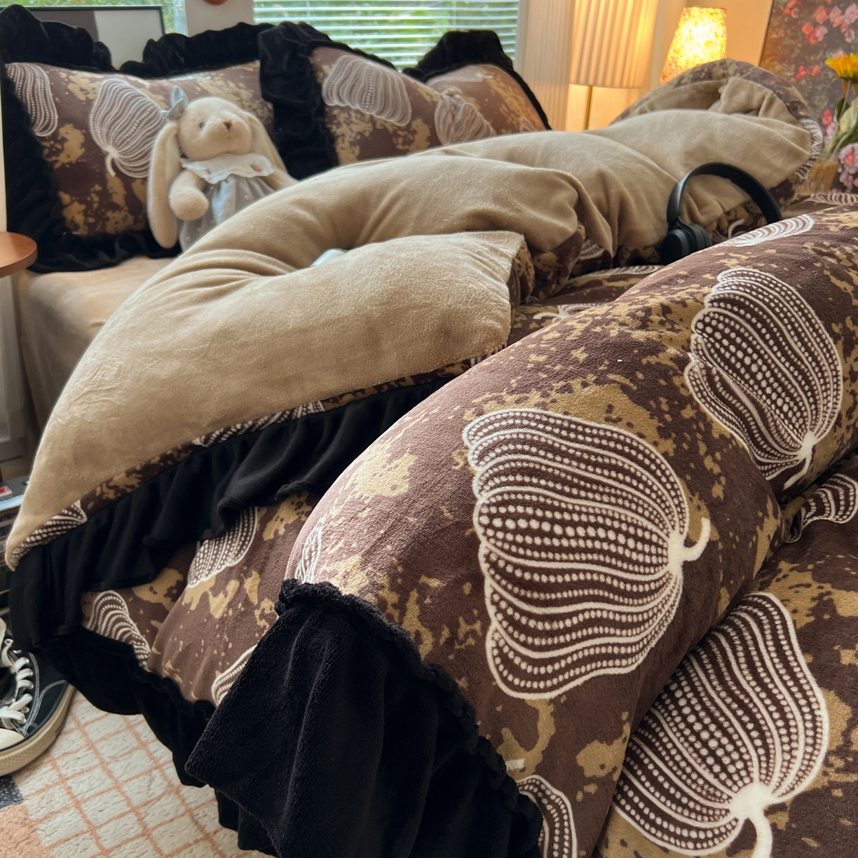 91家纺网 家纺一手货源 找家纺 韩都家居 2025新款法式花边印花牛奶绒四件套 南瓜