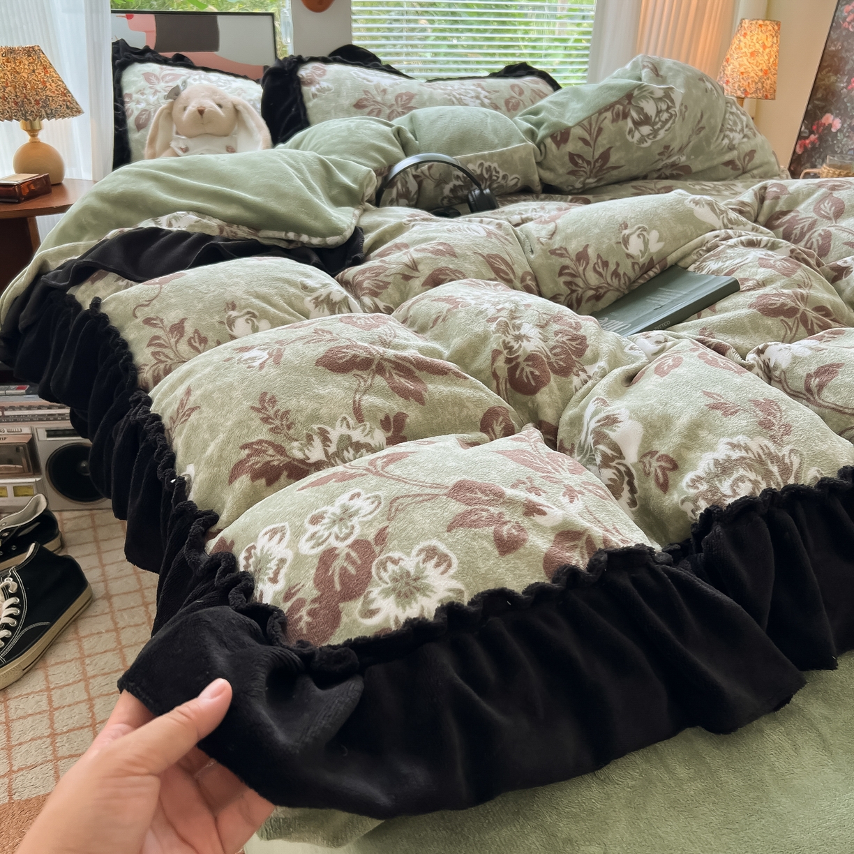 91家纺网 家纺一手货源 找家纺 韩都家居 2025新款法式花边印花牛奶绒四件套 忘忧