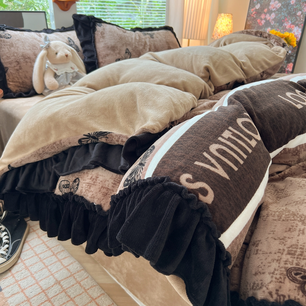 91家纺网 家纺一手货源 找家纺 韩都家居 2025新款法式花边印花牛奶绒四件套 陌离