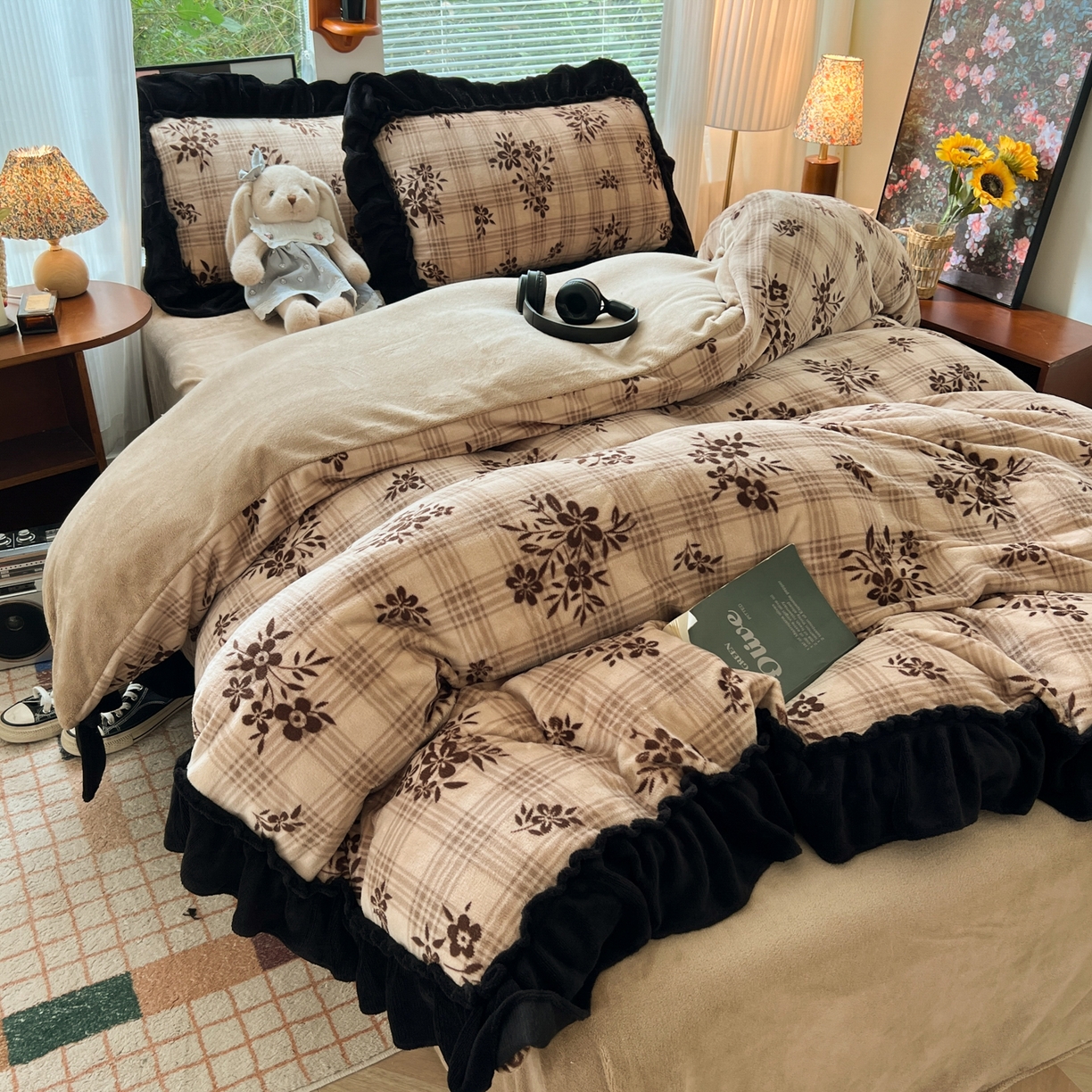 91家纺网 家纺一手货源 找家纺 韩都家居 2025新款法式花边印花牛奶绒四件套 茶花