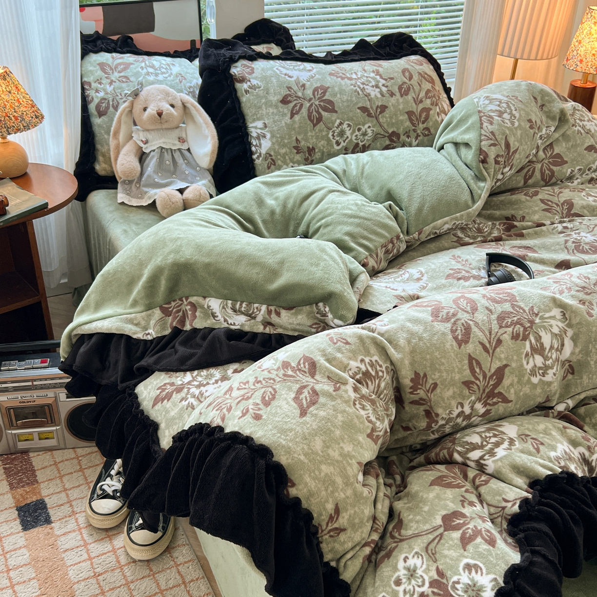 91家纺网 家纺一手货源 找家纺 韩都家居 2025新款法式花边印花牛奶绒四件套 忘忧