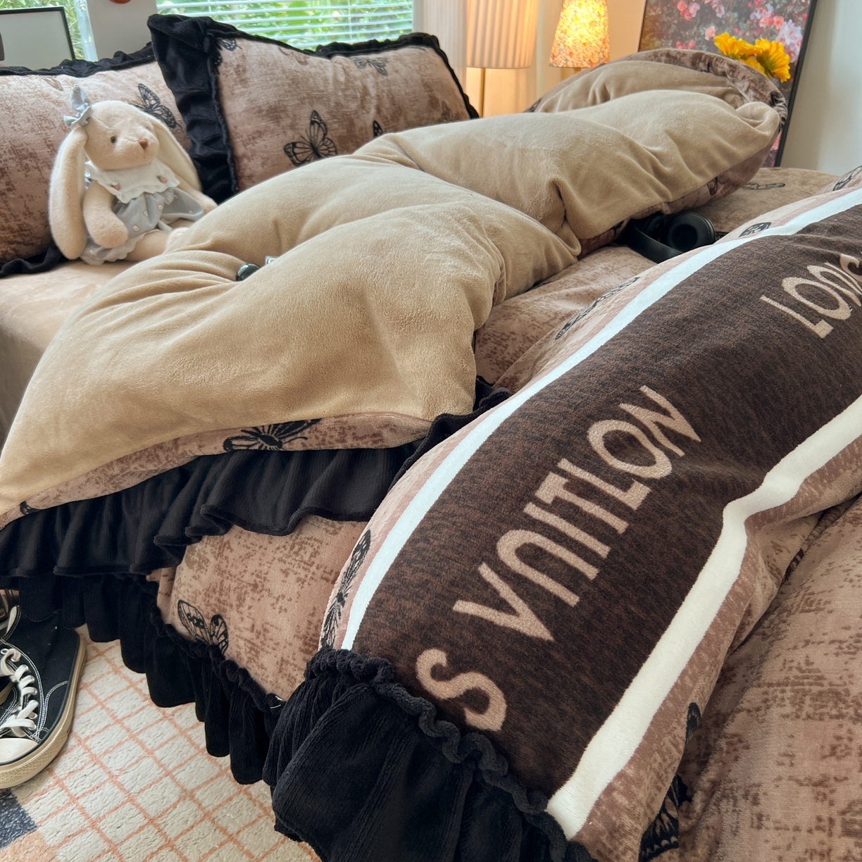 91家纺网 家纺一手货源 找家纺 韩都家居 2025新款法式花边印花牛奶绒四件套 陌离