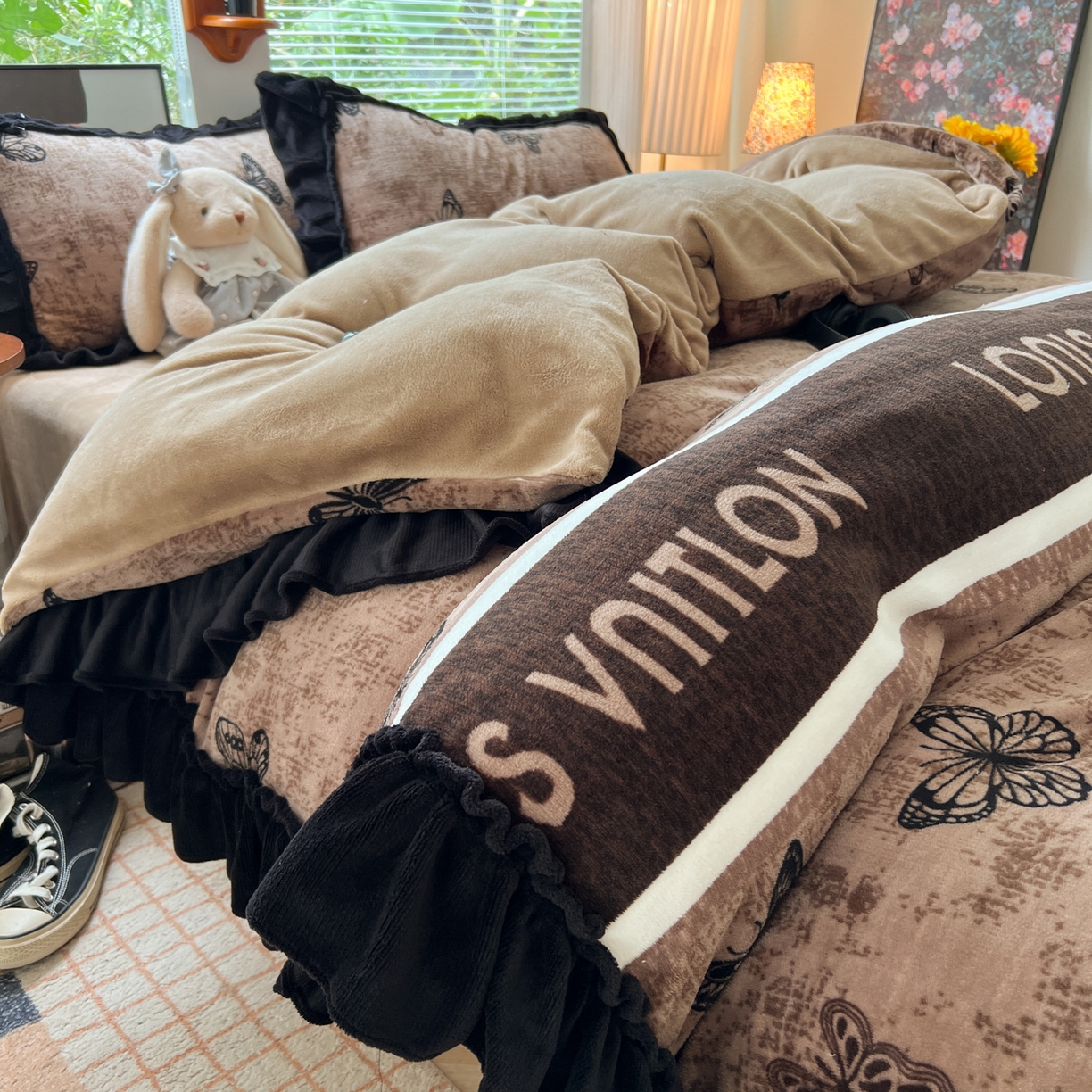 91家纺网 家纺一手货源 找家纺 韩都家居 2025新款法式花边印花牛奶绒四件套 陌离