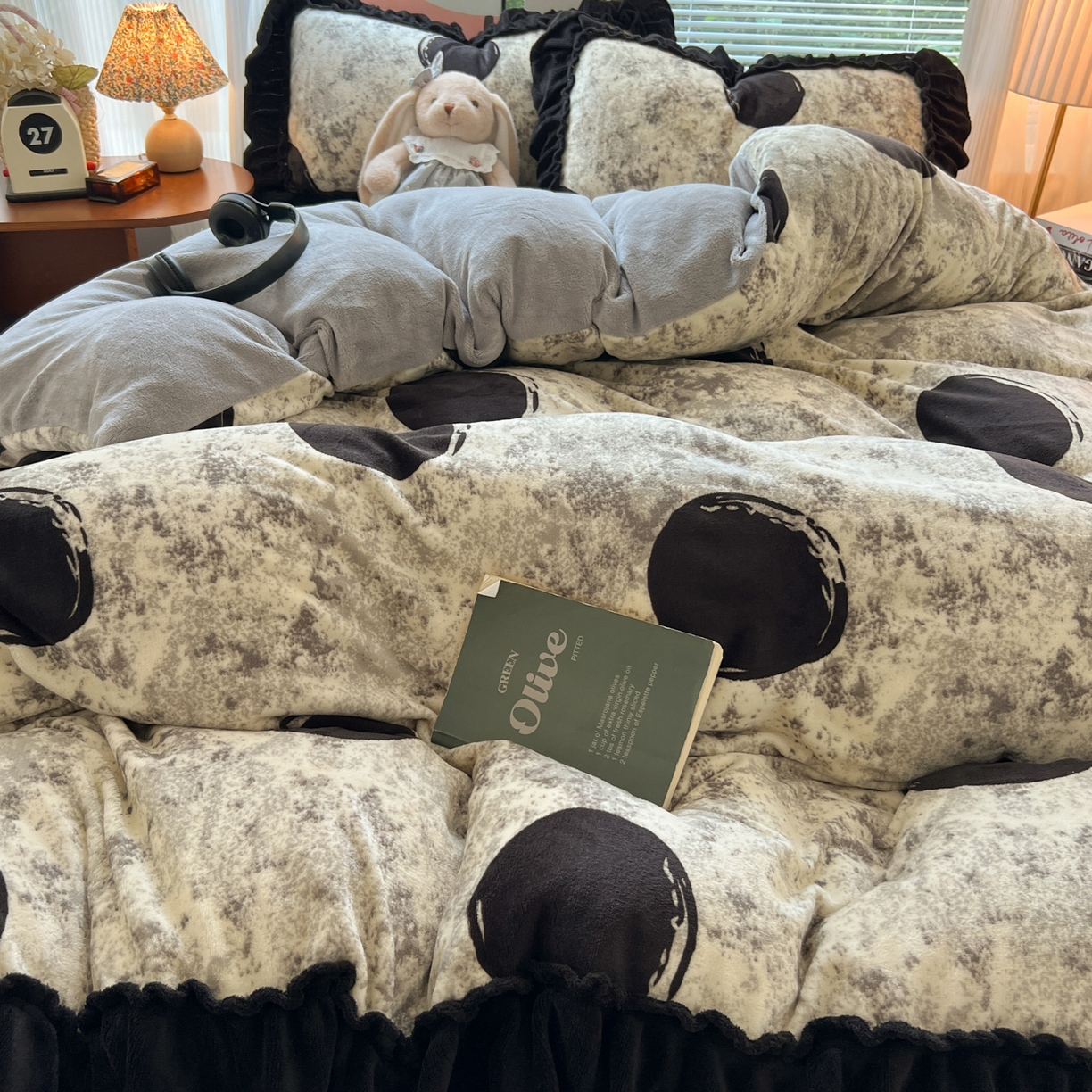 91家纺网 家纺一手货源 找家纺 韩都家居 2025新款法式花边印花牛奶绒四件套 艺境