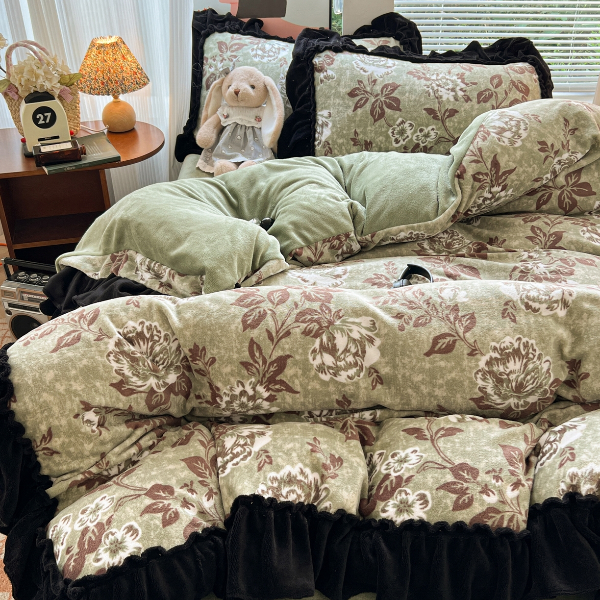 91家纺网 家纺一手货源 找家纺 韩都家居 2025新款法式花边印花牛奶绒四件套 忘忧