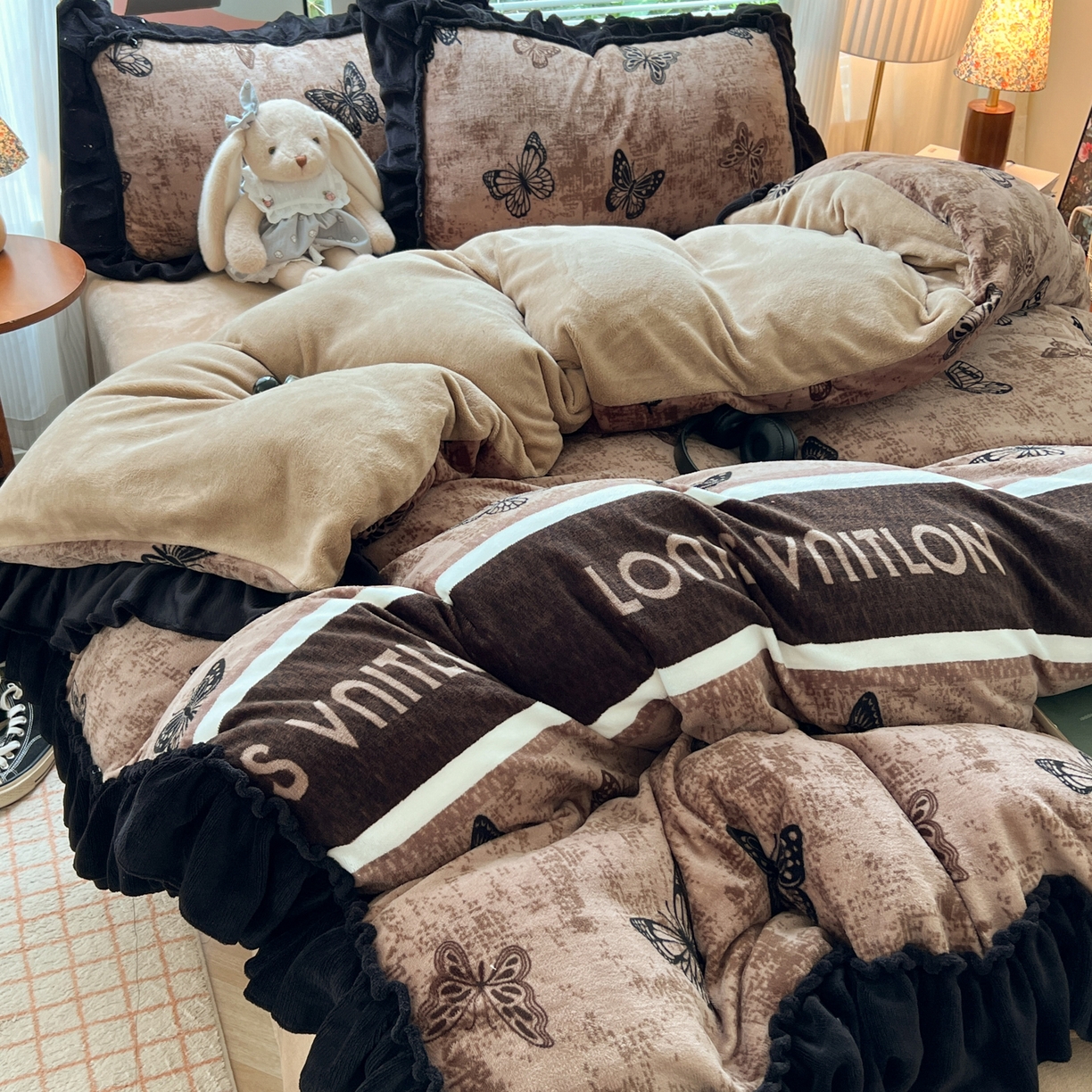 91家纺网 家纺一手货源 找家纺 韩都家居 2025新款法式花边印花牛奶绒四件套 陌离