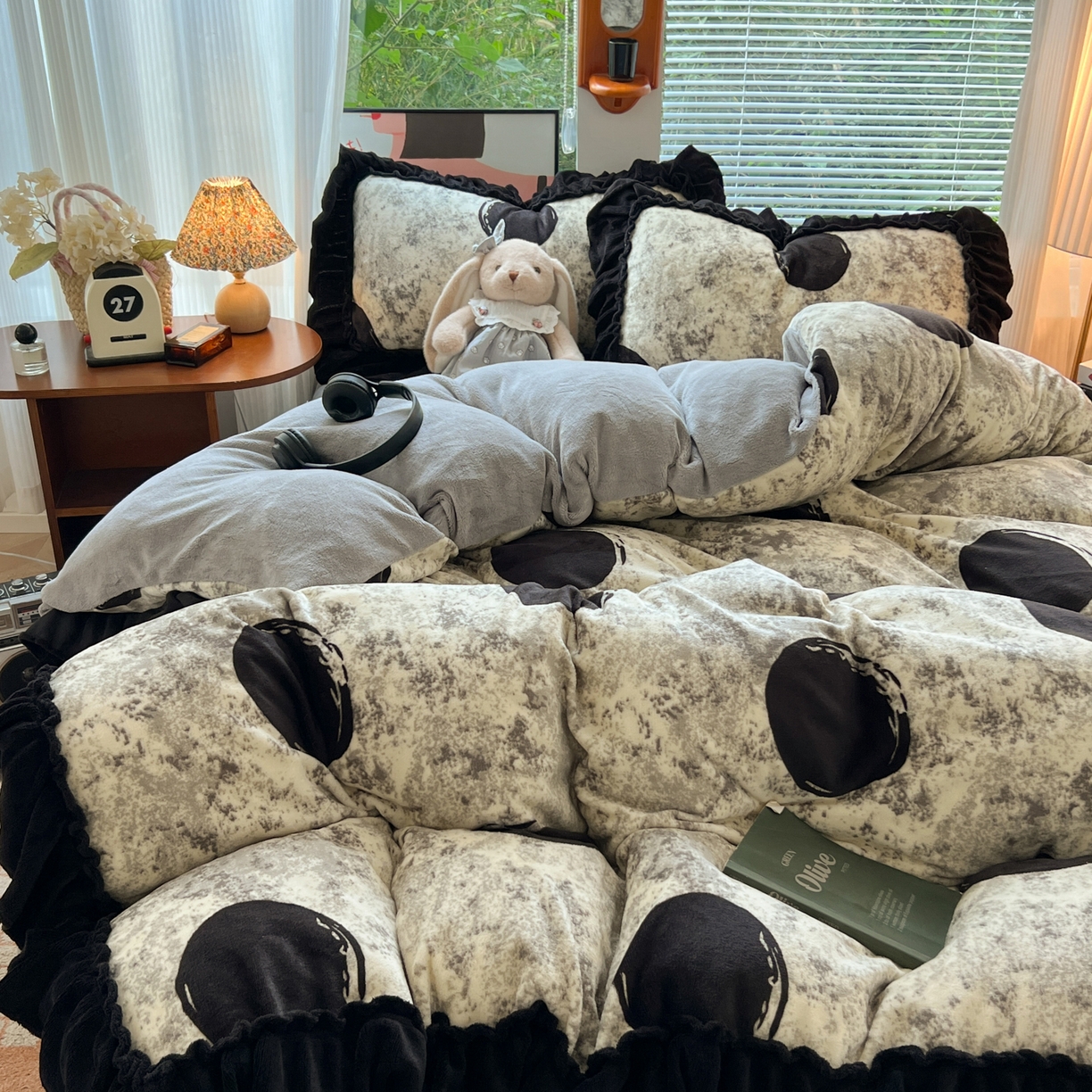 91家纺网 家纺一手货源 找家纺 韩都家居 2025新款法式花边印花牛奶绒四件套 艺境