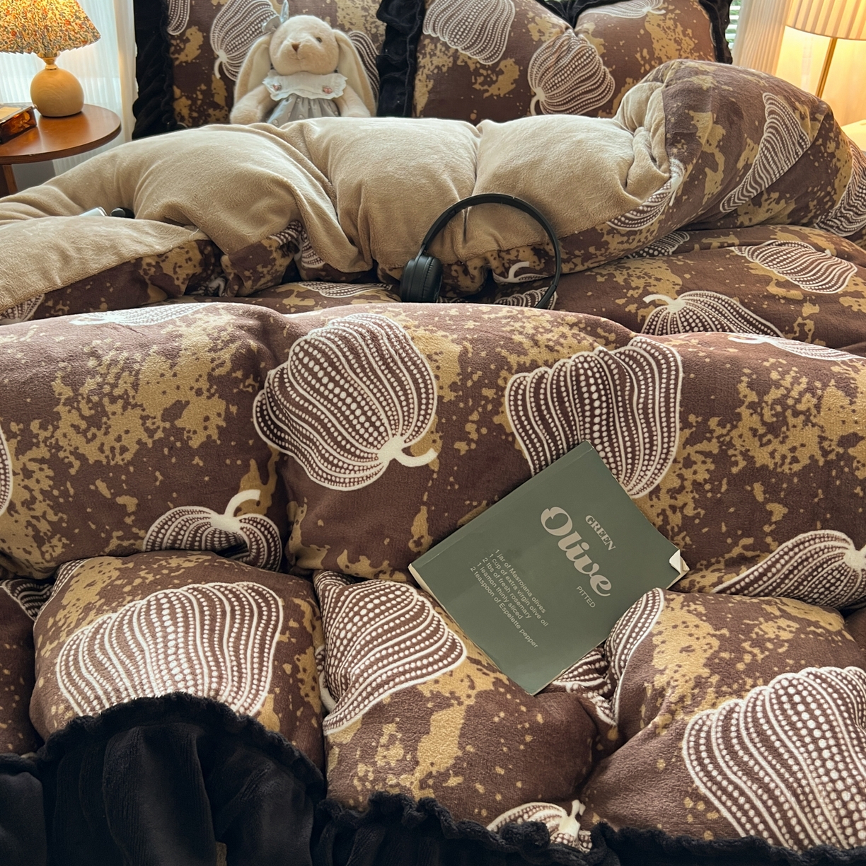 91家纺网 家纺一手货源 找家纺 韩都家居 2025新款法式花边印花牛奶绒四件套 南瓜