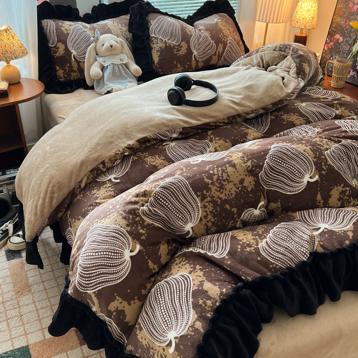 91家纺网 家纺一手货源 找家纺 韩都家居 2025新款法式花边印花牛奶绒四件套 南瓜