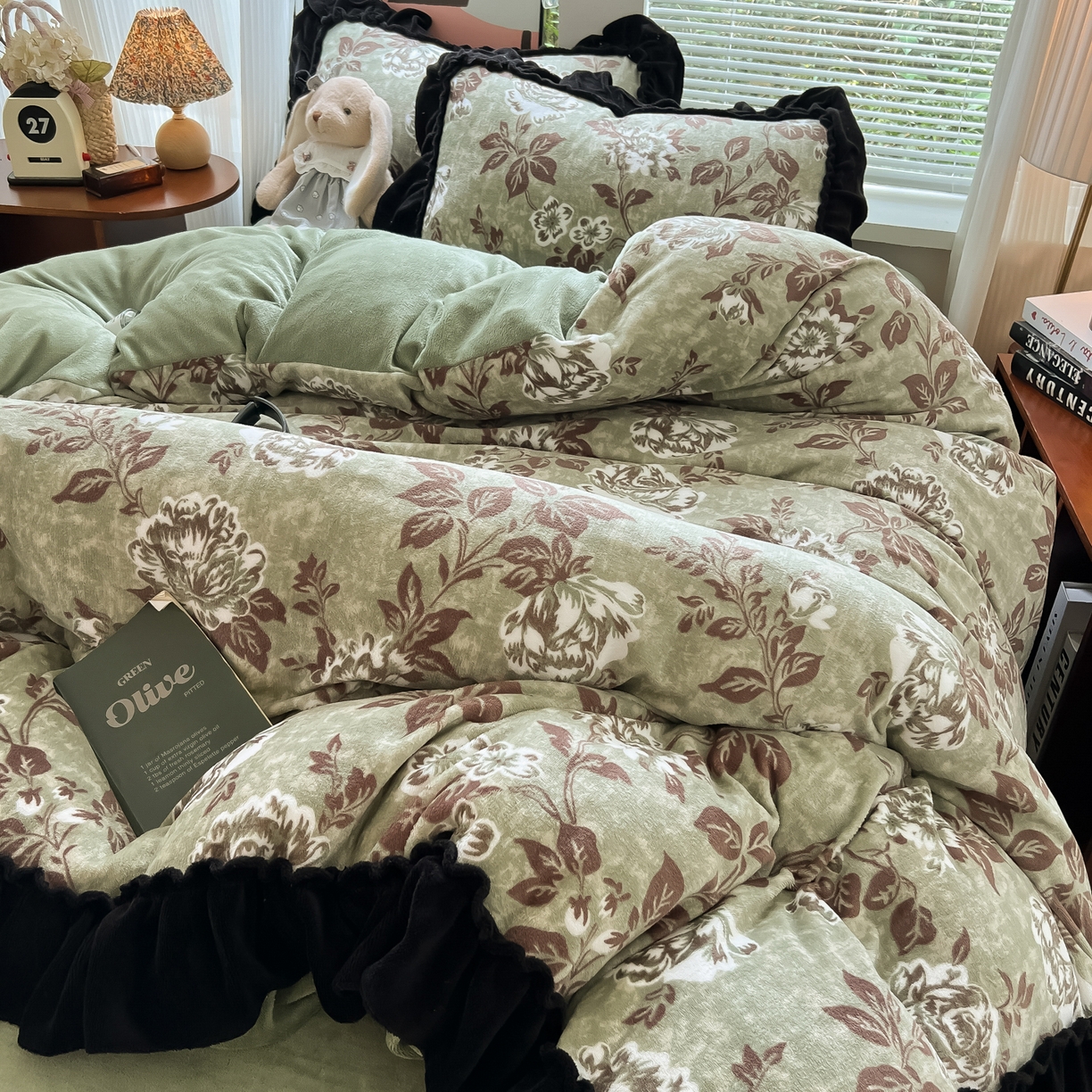 91家纺网 家纺一手货源 找家纺 韩都家居 2025新款法式花边印花牛奶绒四件套 忘忧