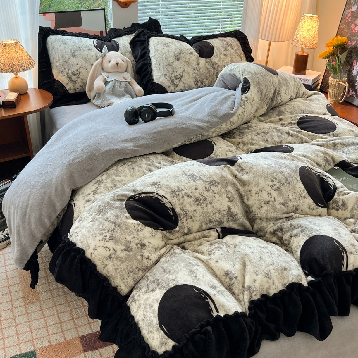 91家纺网 家纺一手货源 找家纺 韩都家居 2025新款法式花边印花牛奶绒四件套 艺境