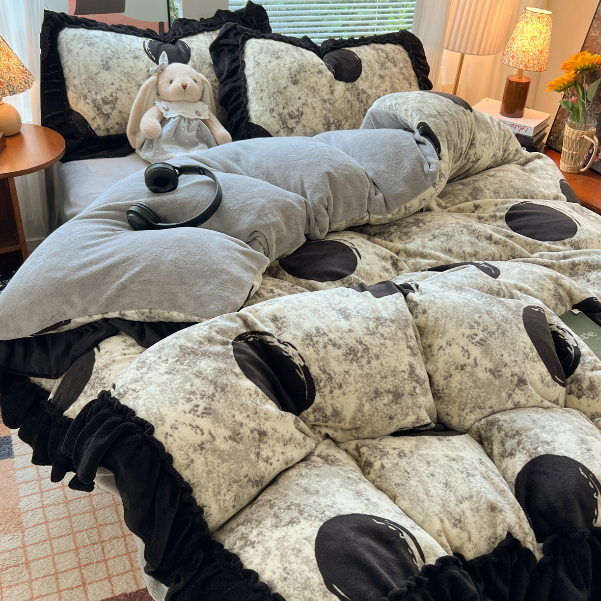 91家纺网 家纺一手货源 找家纺 韩都家居 2025新款法式花边印花牛奶绒四件套 艺境