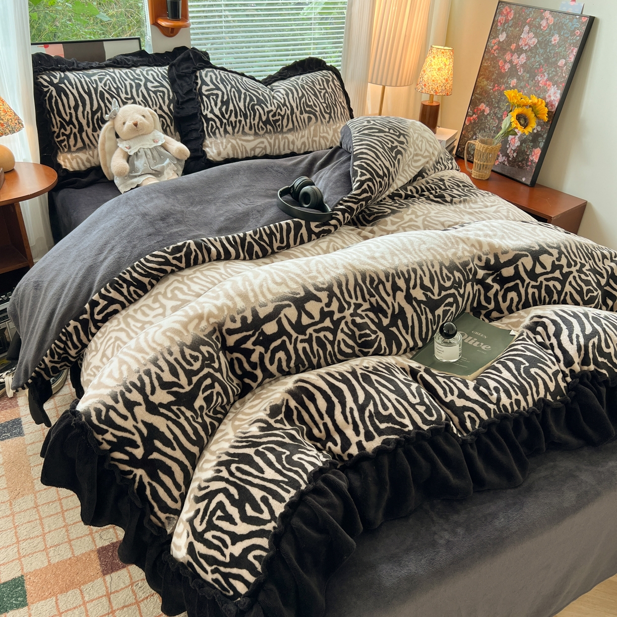 91家纺网 家纺一手货源 找家纺 韩都家居 2025新款法式花边印花牛奶绒四件套 岁月留声