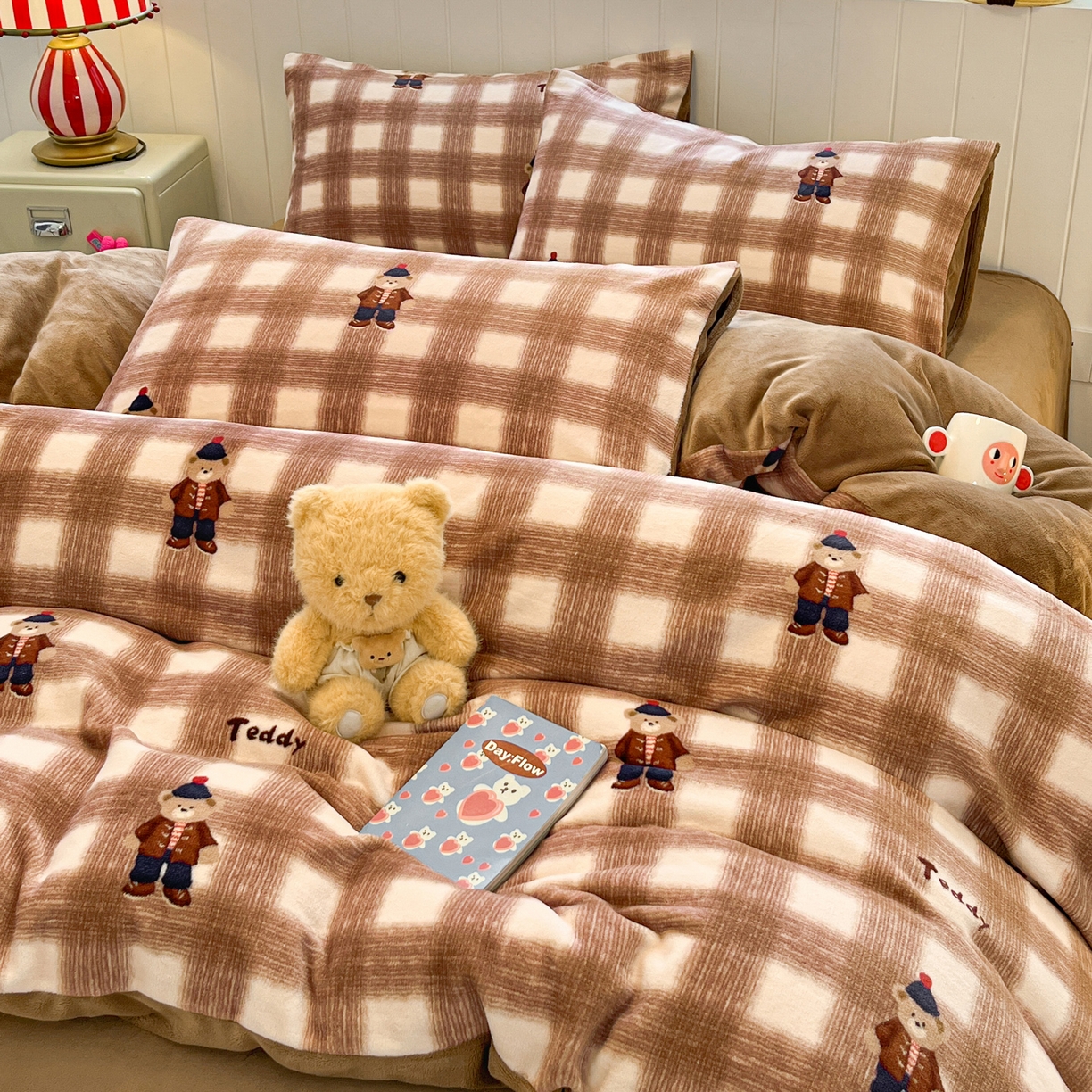 91家纺网 家纺一手货源 找家纺 佳汐蓝家纺 2025新款190克高克重牛奶绒印花四件套 芭乐-咖+摩卡棕