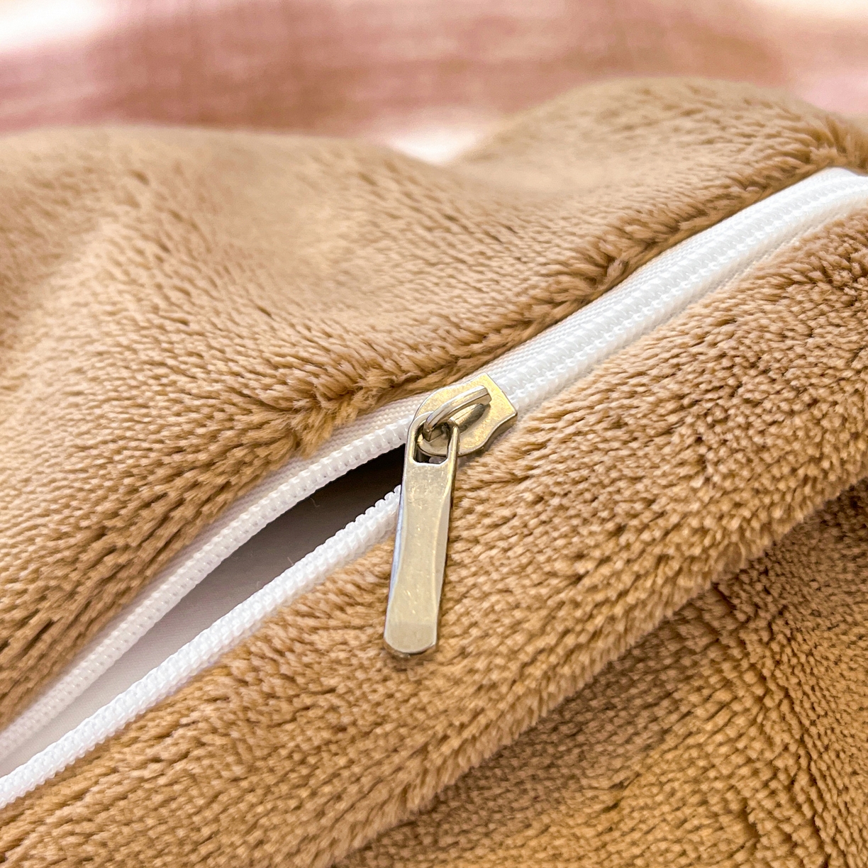 91家纺网 家纺一手货源 找家纺 佳汐蓝家纺 2025新款190克高克重牛奶绒印花四件套 芭乐-咖+摩卡棕