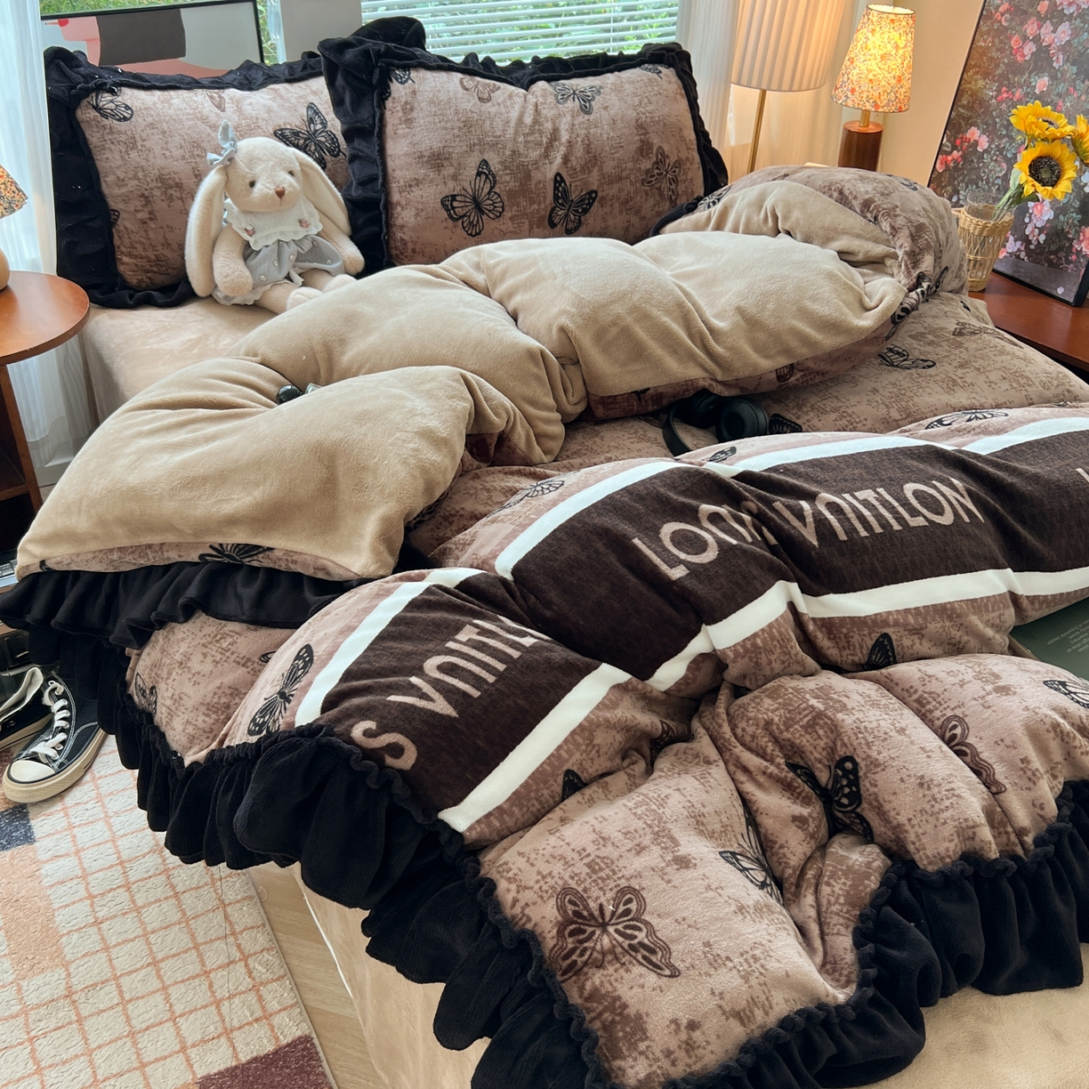 91家纺网 家纺一手货源 找家纺 韩都家居 2025新款法式花边印花牛奶绒四件套 陌离