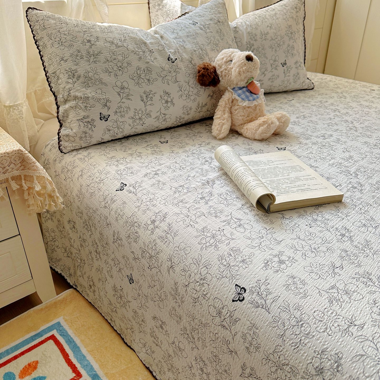 91家纺网 家纺一手货源 找家纺 优卡迪家纺馆 2025新款皱皱棉小花边床单（下载文件包含买家秀） 雨蝶