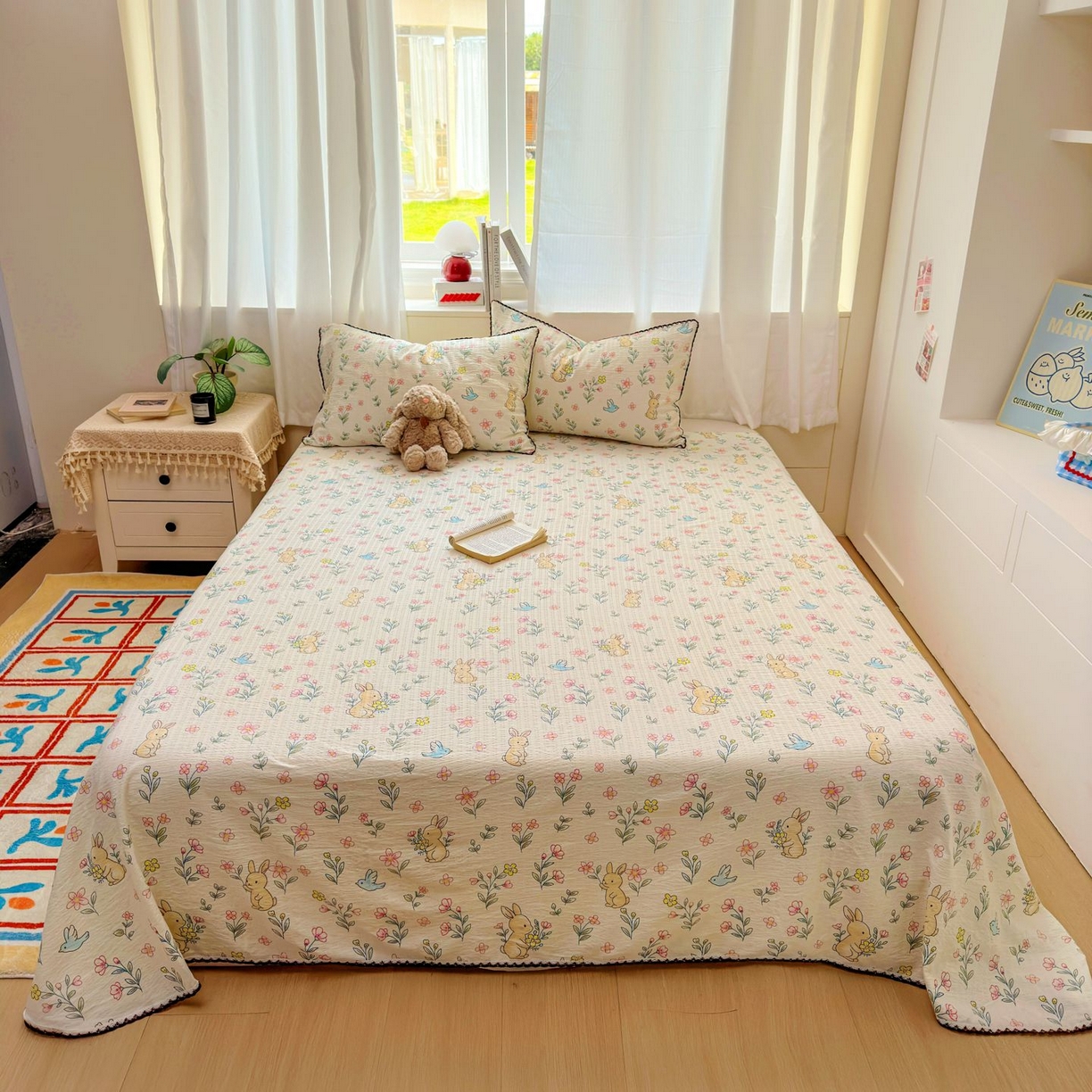 91家纺网 家纺一手货源 找家纺 优卡迪家纺馆 2025新款皱皱棉小花边床单（下载文件包含买家秀） 花园小兔