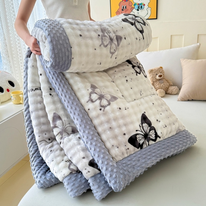 91家纺网 家纺一手货源 找家纺 （总）宜梦家居 2025新款獭兔绒三层夹棉加厚豆豆棉被子被芯