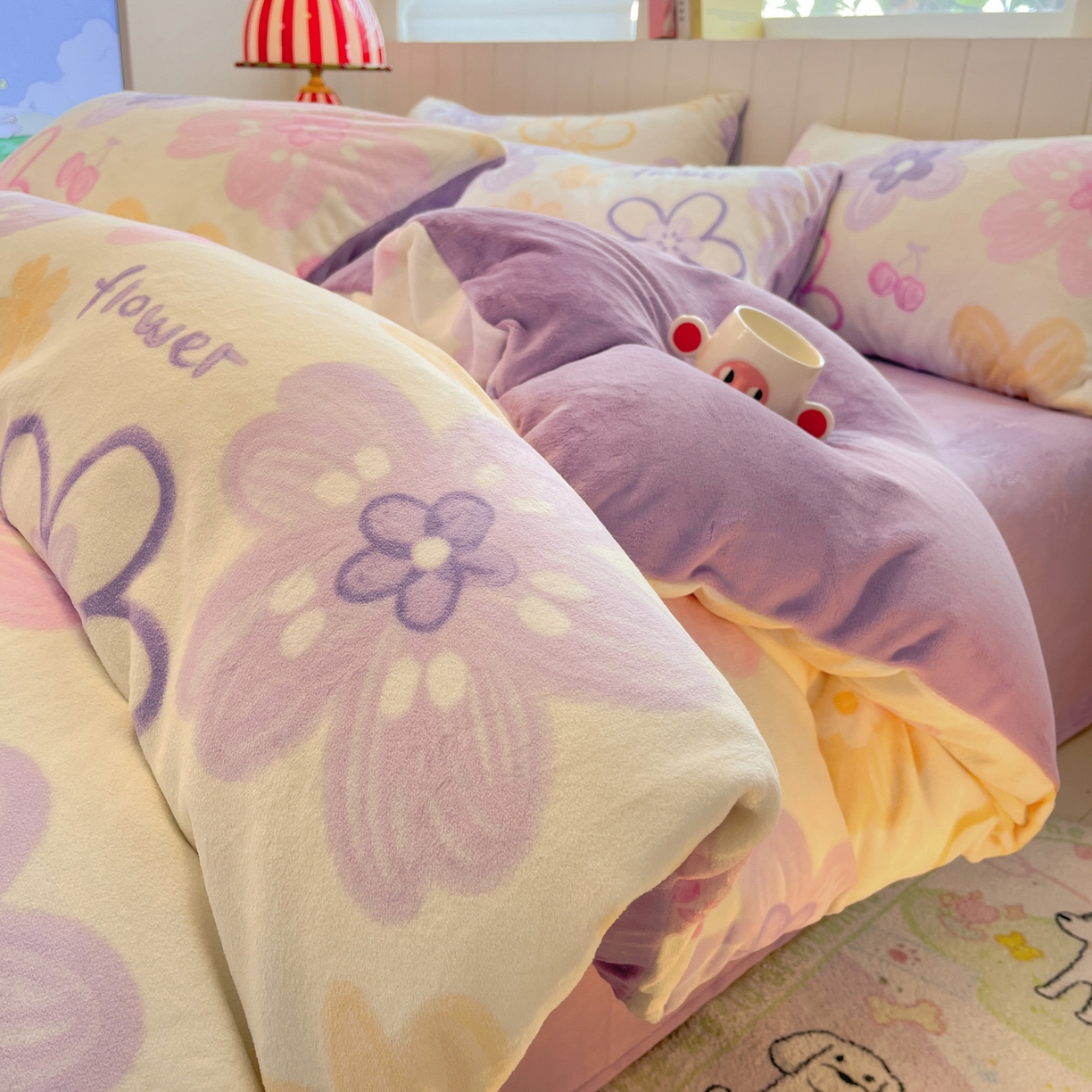 91家纺网 家纺一手货源 找家纺 佳汐蓝家纺 2025新款190克高克重牛奶绒印花四件套 花香四溢+丁香紫