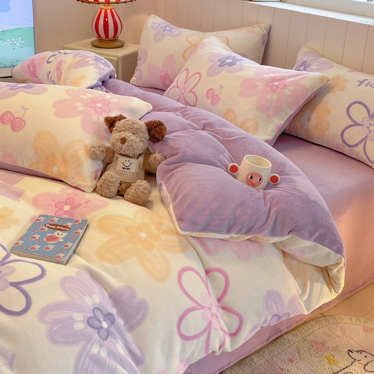 91家纺网 家纺一手货源 找家纺 佳汐蓝家纺 2025新款190克高克重牛奶绒印花四件套 花香四溢+丁香紫