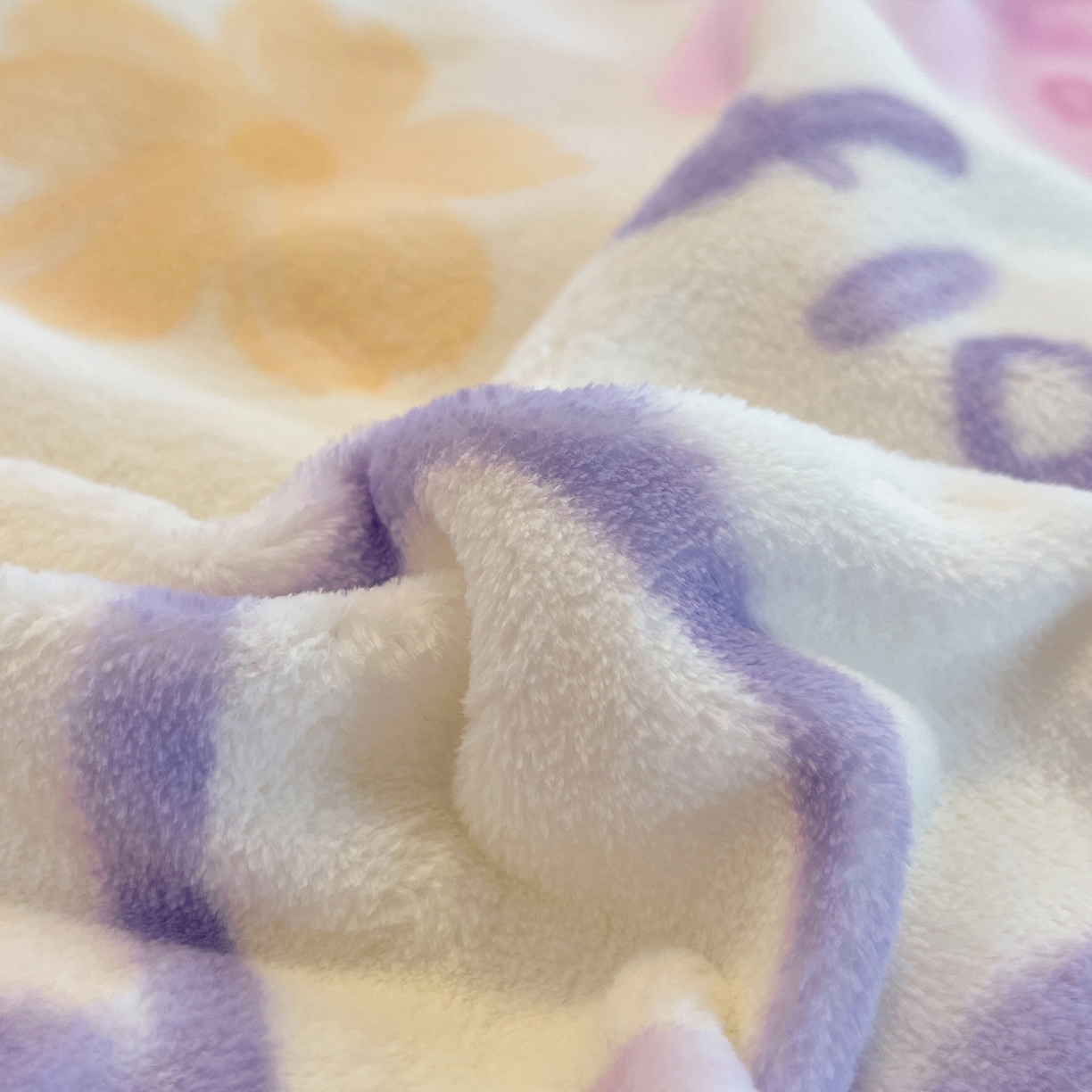 91家纺网 家纺一手货源 找家纺 佳汐蓝家纺 2025新款190克高克重牛奶绒印花四件套 花香四溢+丁香紫