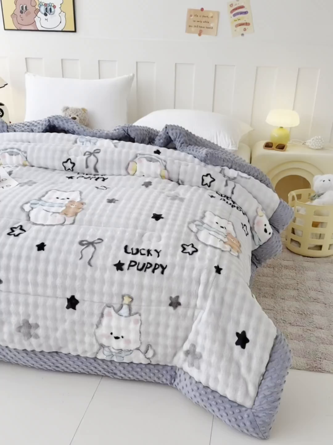 91家纺网 家纺一手货源 找家纺 宜梦家居 2025新款獭兔绒三层夹棉加厚豆豆棉被子被芯 抱抱熊