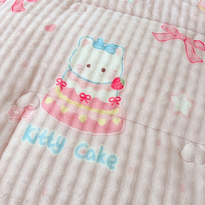 91家纺网 家纺一手货源 找家纺 宜梦家居 2025新款獭兔绒三层夹棉加厚豆豆棉被子被芯 蛋糕猫